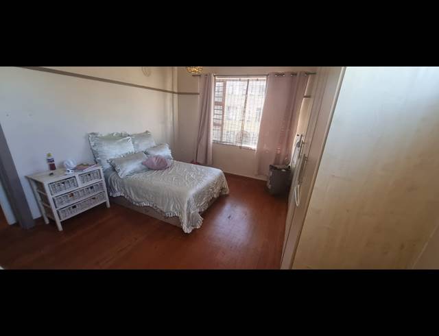 2 BEDROOM FLAT FOR SALE IN GLENWOOD